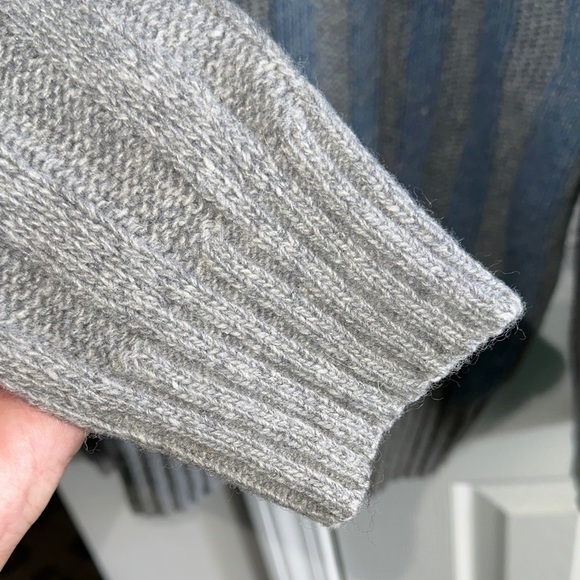 Steve & Barry's Men's Wool Blend Blue and Gray Crewneck Sweater - Picture 2 of 7